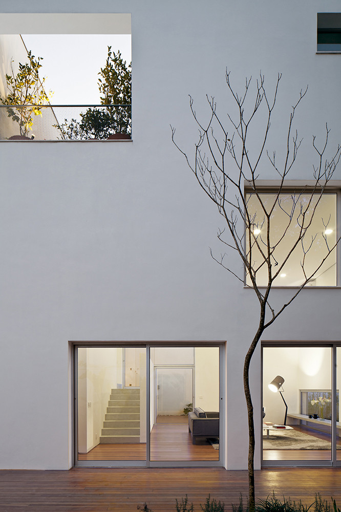 lopedetoledo's tweet photo. La importancia de un buen patio en arquitectura.
[Patio House, AR Arquitetos] https://t.co/Nyfrkv2y7B