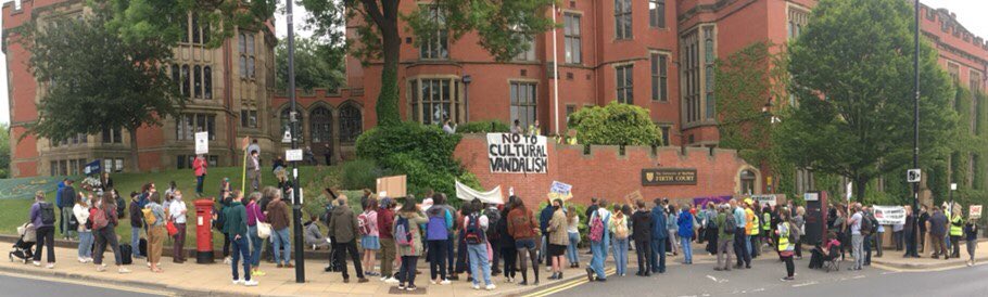 Great turnout at today’s rally to #savesheffieldarchaeology at <a href="/sheffielduni/">The University of Sheffield</a> thanks to all <a href="/shefunistudents/">University of Sheffield Students</a> and staff who came out in support! <a href="/ucu/">UCU</a>