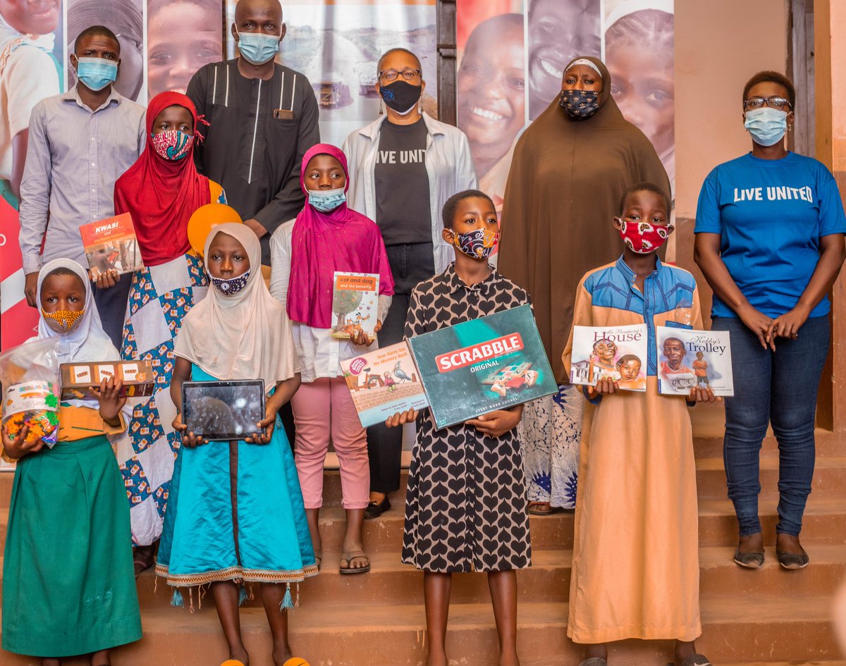 UnitedWayGhana's tweet photo. #inspiretoread  #readtolead

Following the successful roll out of our reading Oasis project in the Ashanti Region, the project has been extended to Greater Accra.

On Saturday, we officially launched the Project in partnership with @Newmont_Ghana
&amp; @ghanalibraries at Kanda(Ruga) https://t.co/ENA5yG0Xcj