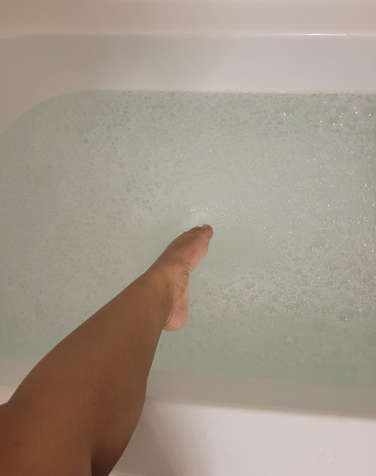 My bath was soooo good last night https://t.co/r50sQLToDb<a href="/tag/cosplay"class="tags"><span>#cosplay</span></a><a href="/tag/baltimore"class="tags"><span>#baltimore</span></a><a href="/tag/baltimorecomiccon"class="tags"><span>#baltimorecomiccon</span></a><a href="/tag/comic"class="tags"><span>#comic</span></a>