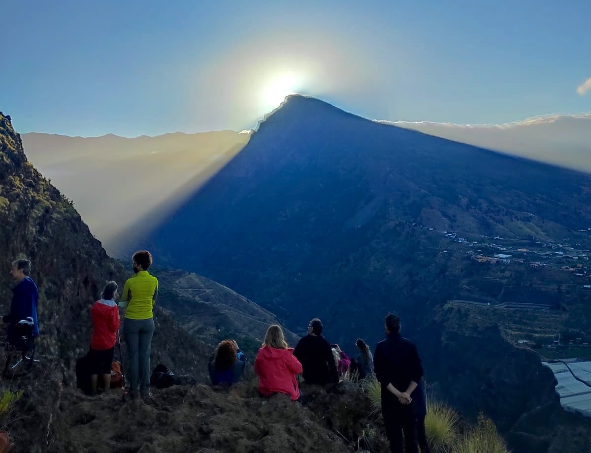 astronorte_com's tweet photo. #SolsticioDeVerano en Tijarafe. Los indígenas palmeros recibían a Magec desde esta zona ritual en las laderas de El Time. #patrimoniocanario #LaPalma @astronorte_com @visitalapalma @aytotijarafe @tiempobrasero @ElTiempo_tve @IAC_Astrofisica @FundStarlight @LaPalmaBiosfera https://t.co/3zUrPxM0X5