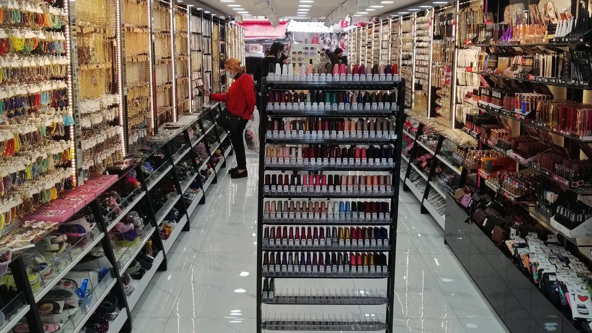 NoSSSiSTEM's tweet photo. Roza Accessories Kocaeli Mağazası, Merkezden şube kontrolü artık daha rahat yapılmaktadır. Sistem Online ve Offline çalıştığı için 7x24 kesintisiz çalışmaktadır. Stok takibi ve kasa takibi yapılmaktadır.#barkodsistemi #hizlisatis #bijuteri #takı #stoktakip #barkod #aksesuar #Tbt https://t.co/NjEDFwpvFO