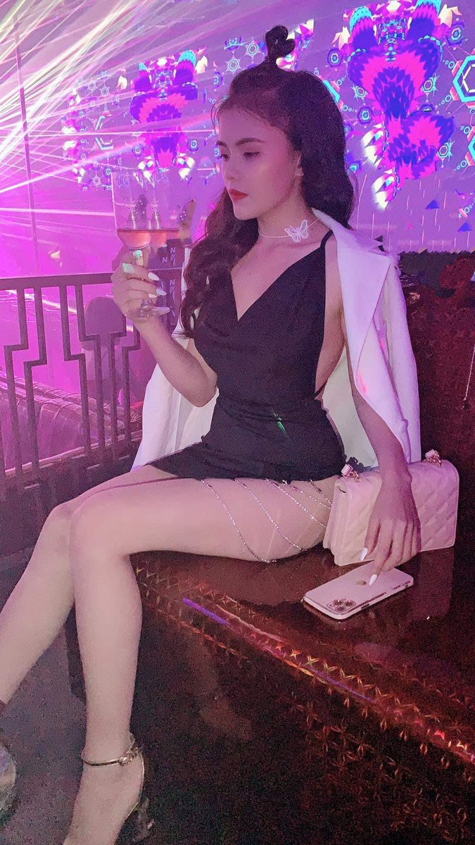 Hong có mặc quần lót 🤣