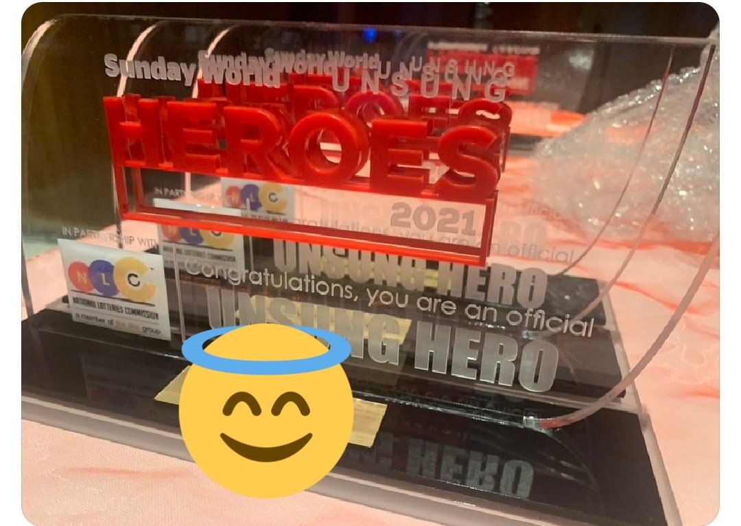mogodijnkgapele's tweet photo. On a serious note, I won't forget this day.Congratulations for myself, I won an officially award from @SundayWorldZA #unsungheroes competition. https://t.co/XItV31uirg