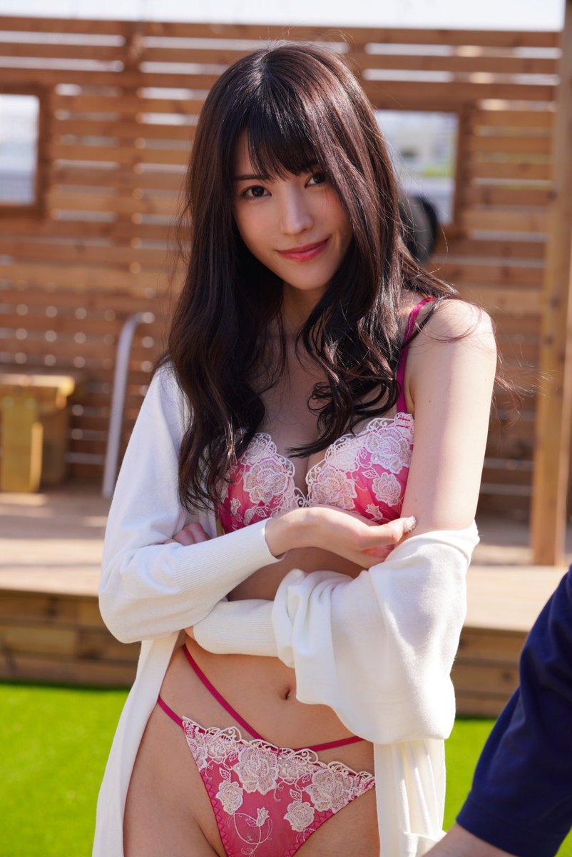 オススメ！！写真集情報。 on X: ブログを更新しました！！ 楓カレンさん、最新写真集を撮影したってよ・・・！！  t.coUCqrSSz8Yi #楓カレン #楓カレン写真集 #楓カレン4th写真集 #AV #楓カレン最新写真集 #カレンちゃん  #メープル #写真集 #AV女優 #アイデア ...