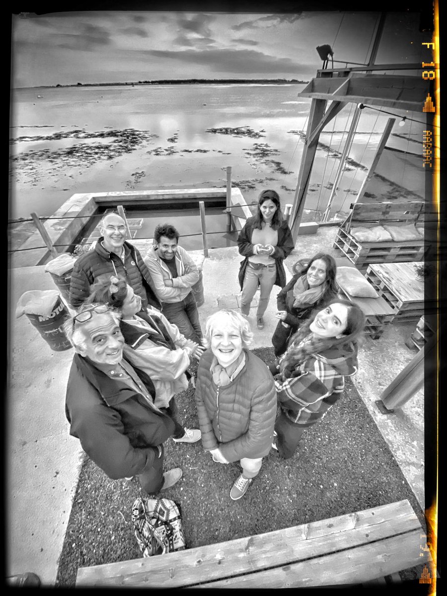 Pour faire traîner le plaisir et revenir à <a href="/1endroitoualler/">Un endroit où aller</a> spécial <a href="/CarnacLAirLivre/">CarnacALAirLivre</a> avec toute la bande : <a href="/askolovitchC/">claude askolovitch</a> <a href="/Giulia_Fois_/">Giulia Foïs</a> <a href="/LorraineFouchet/">Lorraine Fouchet</a> <a href="/MartinGouesse/">Martin Gouesse</a> <a href="/nleblevennec/">Nolwenn Le Blevennec</a> <a href="/Aurelie_JEAN/">Aurelie JEAN, Ph.D.</a> <a href="/Freddeghelt/">Frédérique Deghelt</a> Alain Jaspard, Virginie Caillé-Bastide 👇
▶️ urlr.me/Nr5FW