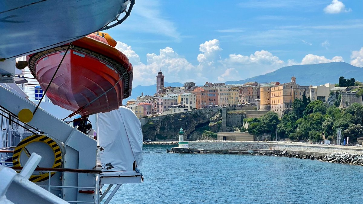 AndreasWiede's tweet photo. A quiet crossing on board the elderly, yet very charming #MobyLines ferry Moby Vincent from #Livorno 🇮🇹 to #Bastia 🇫🇷. https://t.co/Xo8Fx2EP7M