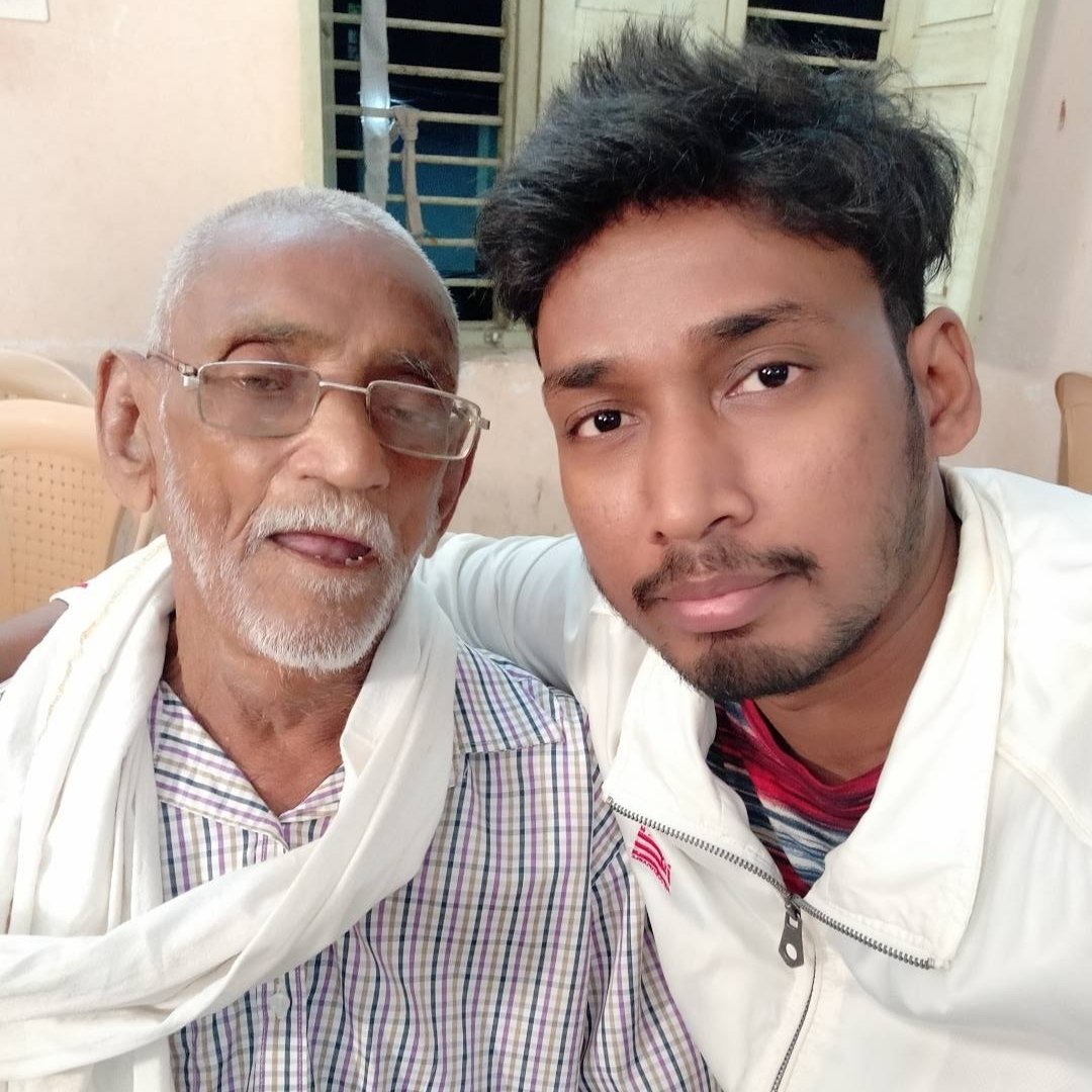 thejanuaryboy's tweet photo. @rapidobikeapp My #LockdownBuddy is my grandfather fromSharing old photos and talk about the stories behind them to playing video games watching webseries.. best quality time i spent with him during lockdown..
#RapidoContest #NationalSelfieDay
@soniyaaajain
@RinkuSultania
@pank_10 https://t.co/U1ePLeKn1U