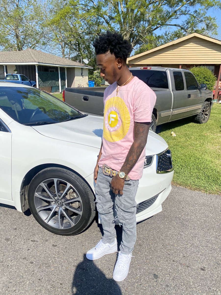 Sickasxrick's tweet photo. I miss my dawg, gotta stay out my feelings…😞 #LLSMD https://t.co/z2cv8FnIOi