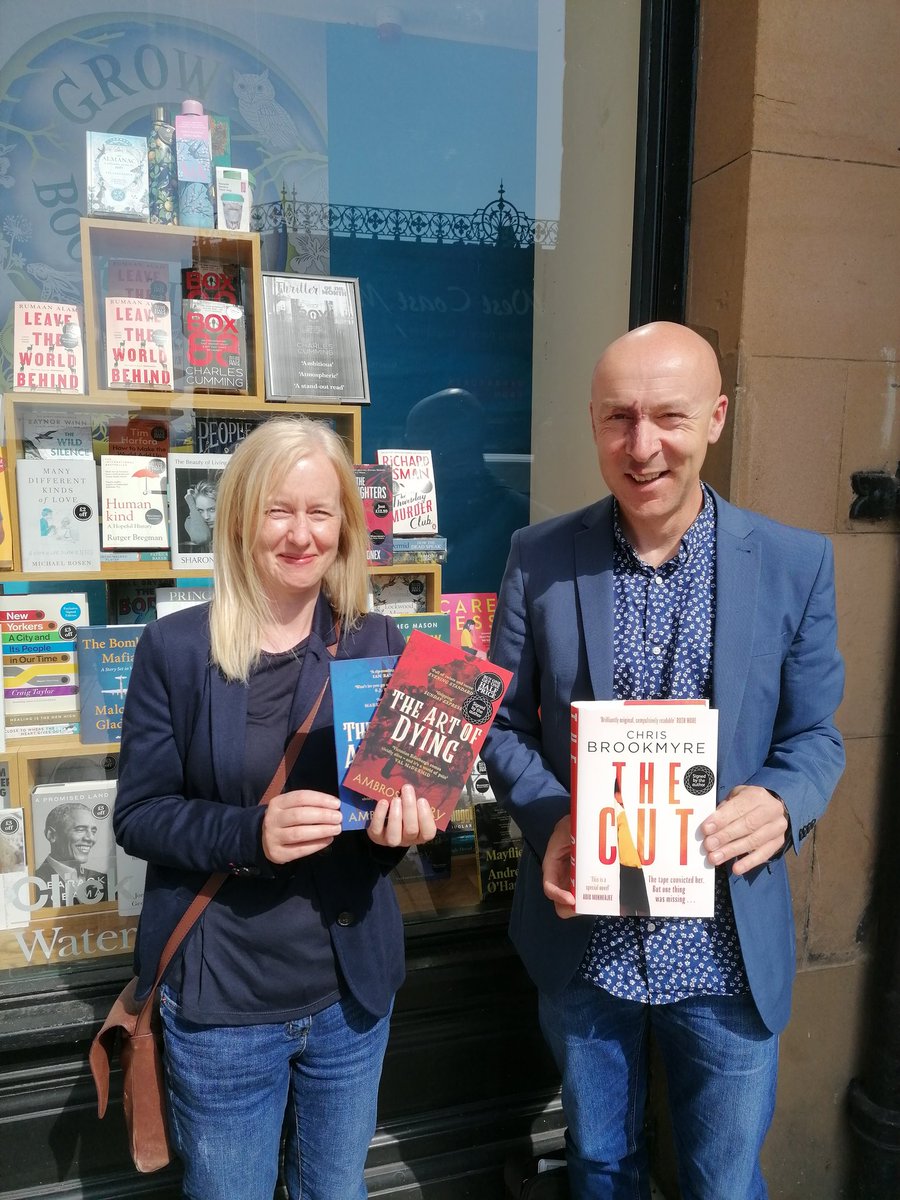 We had a lovely visit today from Marisa Haetzman and Chris Brookmyre today who signed copies of their fabulous books! @cbrookmyre @ambroseparry