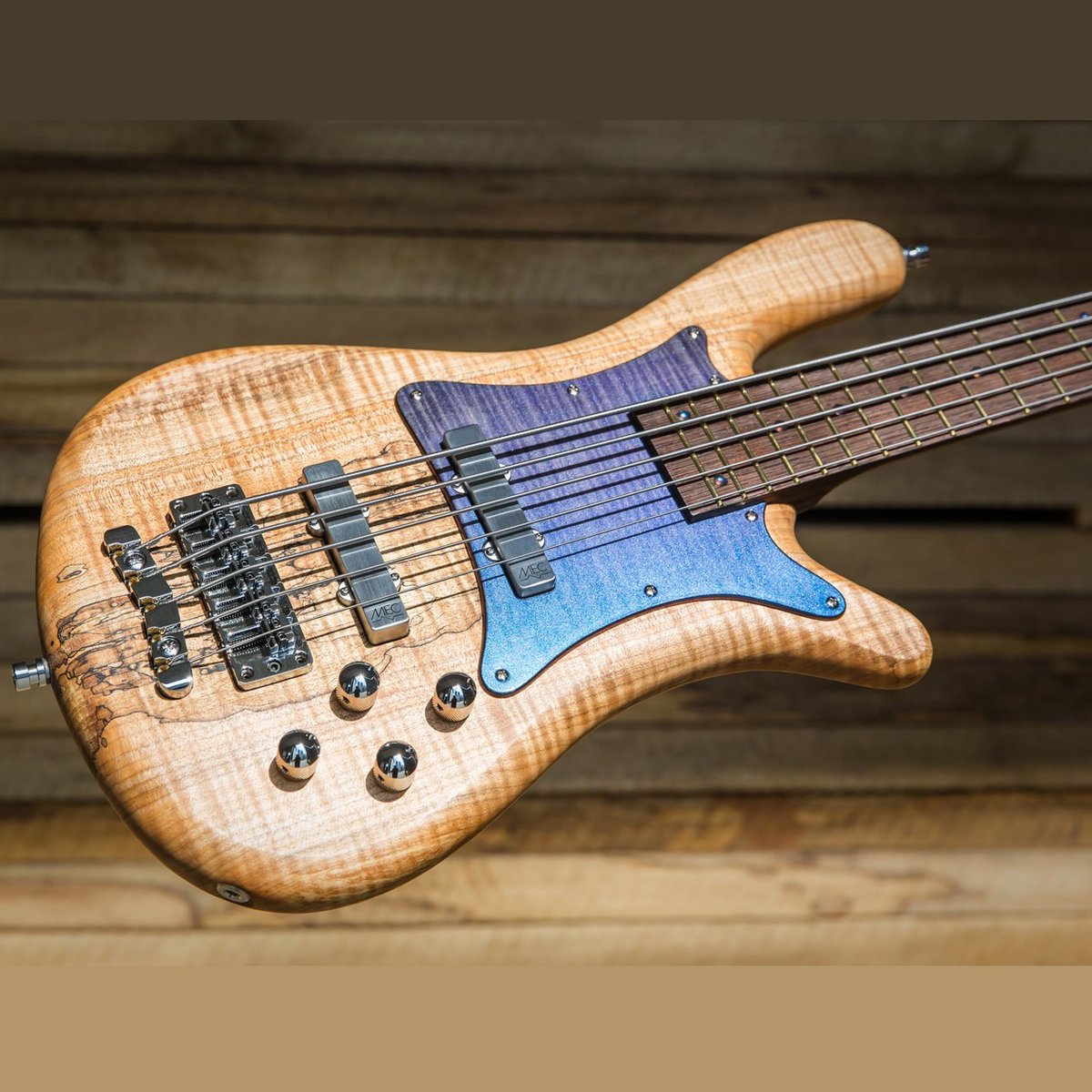 WarwickFramus's tweet photo. CustomShop Streamer LX
Wenge Neck &amp; Fingerboard
Coloured Flamed Maple body
Wooden Pickguard
.....
#Warwick #Bass #Streamer https://t.co/t3cEqV4AuS