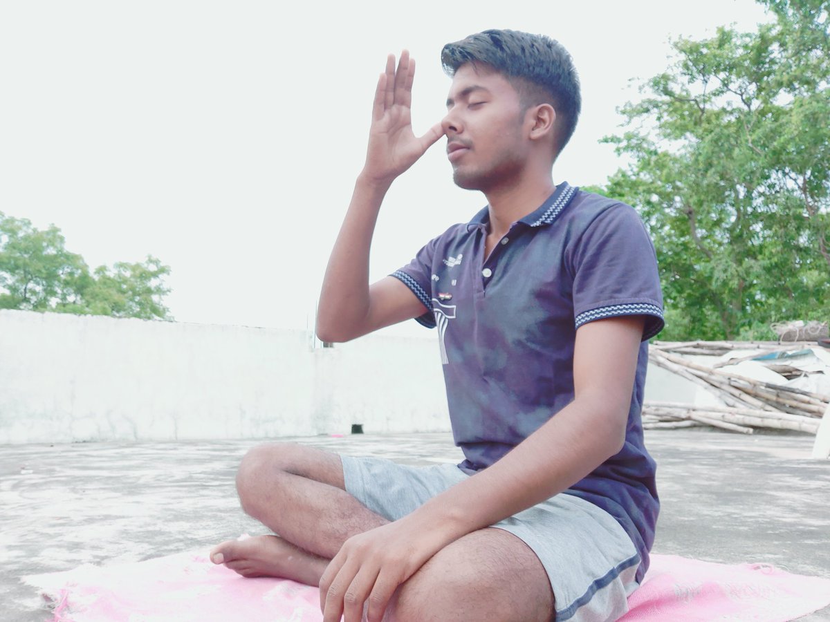 techspeedup's tweet photo. करो योग , रहो निरोग । Happy International Yoga Day 🧘
#InternationalDayOfYoga 
#InternationalDayOfYoga2021 #yoga #YogaDay2021 #YogaForWellness #YogaForAll #techspeedup #desighumantuvlogs #dgvlogs #SocialMedia #creator #indian https://t.co/42B4QOgggx