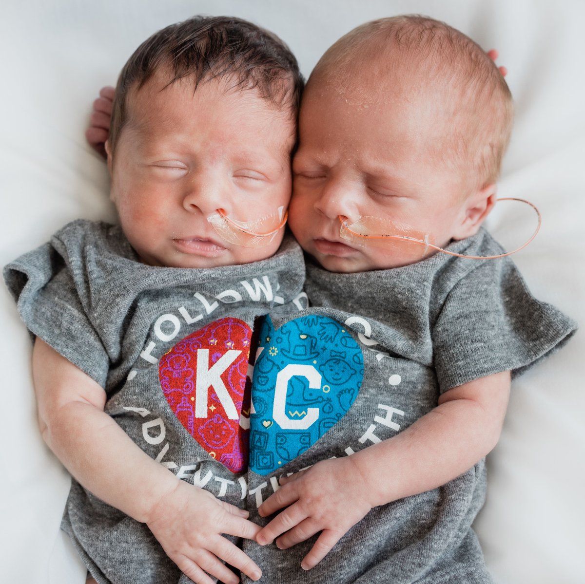 AdventHealthKC's tweet photo. We love welcoming newborns into the world, which is why we are excited to gift custom @CharlieHustleCo onesies to babies born at the AdventHealth Birth Center. Share a picture of your newborn with their Charlie Hustle heart using #AdventHealthKC. Photos: Bella Baby Photography https://t.co/eQqdKPXqNG