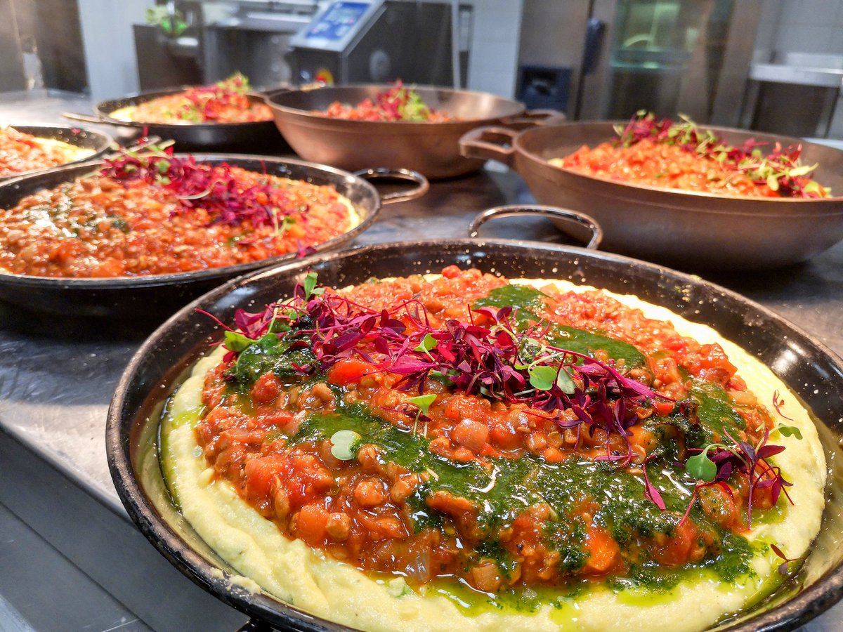 Vegan Ragu with herb polenta for lunch <a href="/MillfieldSenior/">Millfield School</a> today. #beautifulfood @frazerbutton69
<a href="/ChartwellsInd/">Chartwells Independent</a>