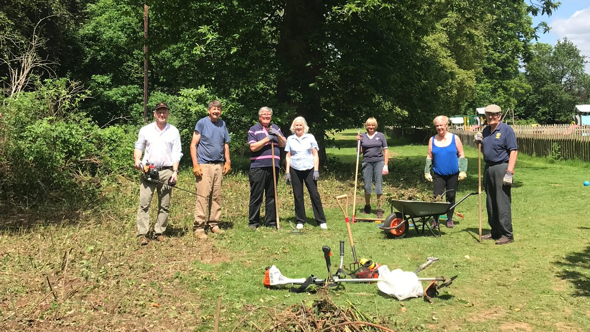 RotaryGuildDist's tweet image. We continue to help out Gosden House in Bramley, Surrey; an outstanding school for young people with learning and additional needs. Some of us spend our Saturdays tearing out bits of garden and replanting, making the grounds fit for purpose. @surreylive @SurreyNews @RotaryGBI