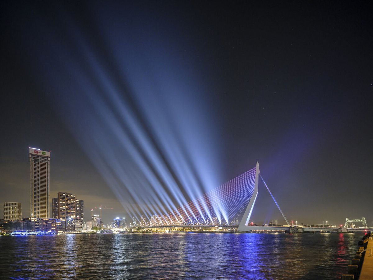 ClayPakyNews's tweet image. During the @Eurovision, the #ErasmusBridge was given ‘virtual wings’ to open up to the future again. AH Event Facilities used the #SharpyPlusAqua for this project, together with the #SharpyPlus
Concept: Mothership
Photo: Ossip van Duivenbode / Wiebe Plantenga
@AEDgroup #Claypaky