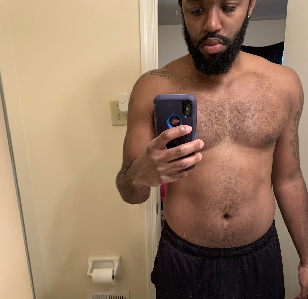 TScotty_'s tweet image. Weight Loss Post:

I don’t like showing my body foreal but this might motivate someone to get right! From 215lbs -&amp;gt; 190lbs

Set your goals, Execute your plan, Complete the mission in every aspect of your life… that’s on @_RiseTTOccasion 💪🏾

#SEC #RTTO
