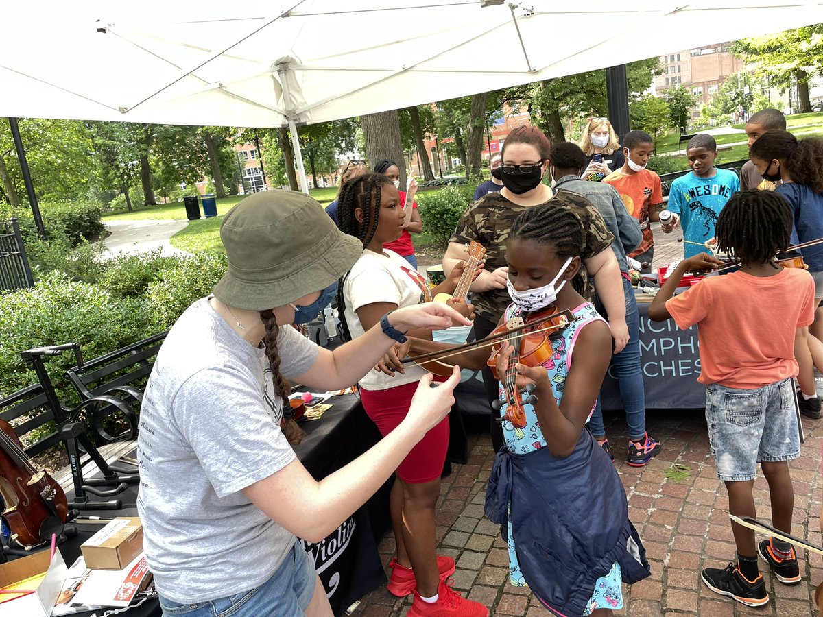 90.9 WGUC tweet media