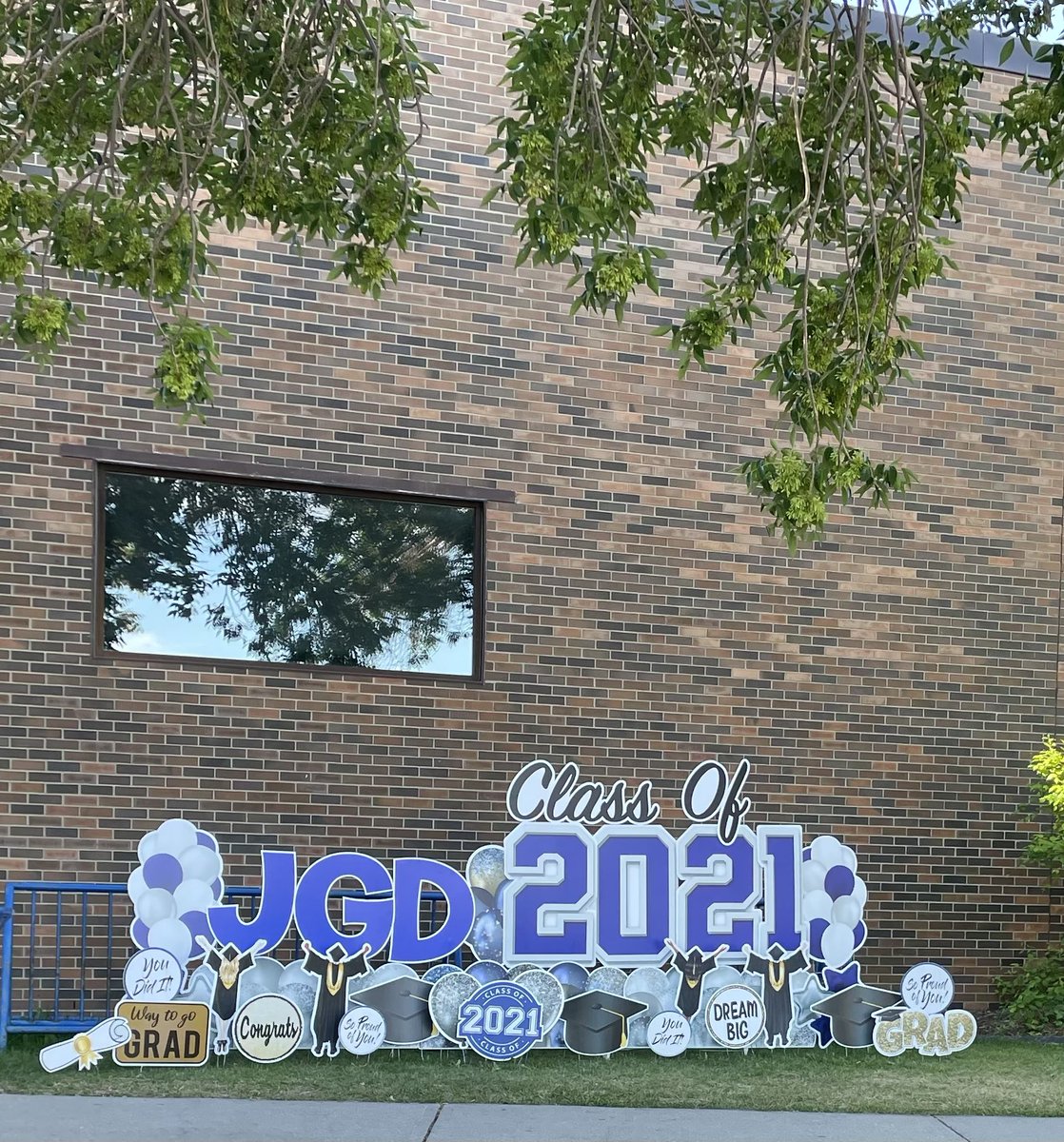 msawiseman's tweet photo. It’s a beautiful day for a grad day! Congrats @JGDChief students! You learned, you achieved, and you did it. #wearecbe #Classof2021 https://t.co/iVutGBLZtX
