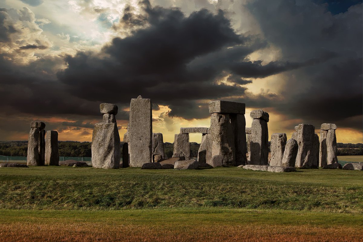 AudioViator_ES's tweet photo. Ha llegado el #solsticio, pero ¿cómo lo celebraban en la antigüedad? Viajemos a #Stonehenge con su #audioguía, https://t.co/xMfWeFo8wf
#ReinoUnido #Inglaterra #Europa #SolsticioDeVerano https://t.co/E4VgaMBSx4