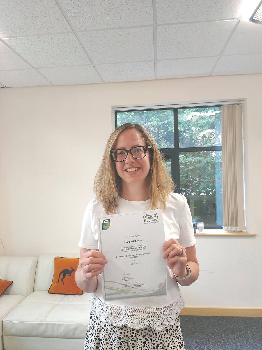 🎉 Huge congratulations to Paula for passing her Marketing Principles exam! Hard work always leads to brilliant achievements! 🎉