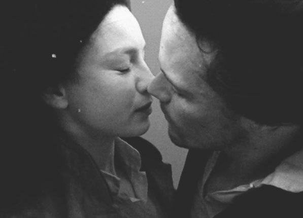 chloesgal's tweet photo. “in that last kiss I gave her all my soul, my being and my breathing and the whole, of what I am and what I am to be” ✨ https://t.co/f8Rk0uHlpc