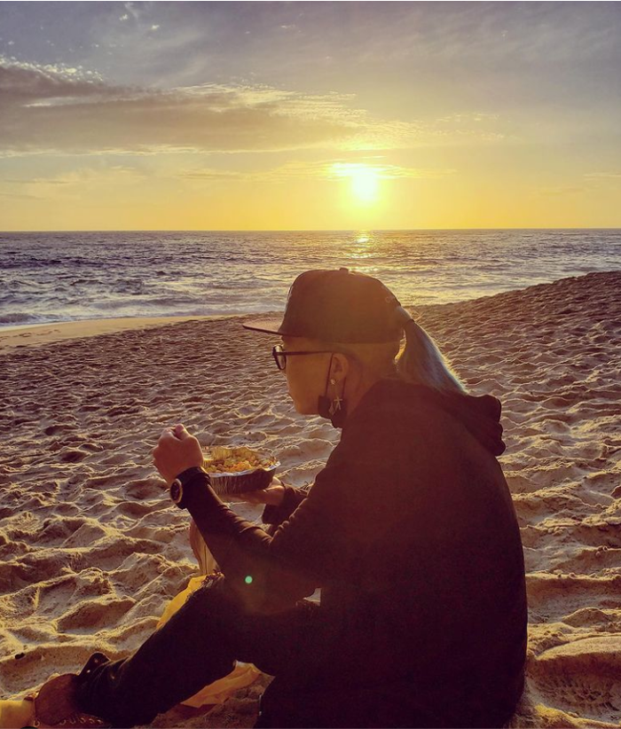 HalalGuys's tweet photo. You, me, and a romantic sunset (and by you, I mean The Halal Guys combo platterπ)!
#TheHalalGuys #WeAreDifferent #BeDifferent #ComboPlatter #Sunset #ToGo #ToGoMeals #App #Rewards #FreeFood https://t.co/Wx3OIkWSdv