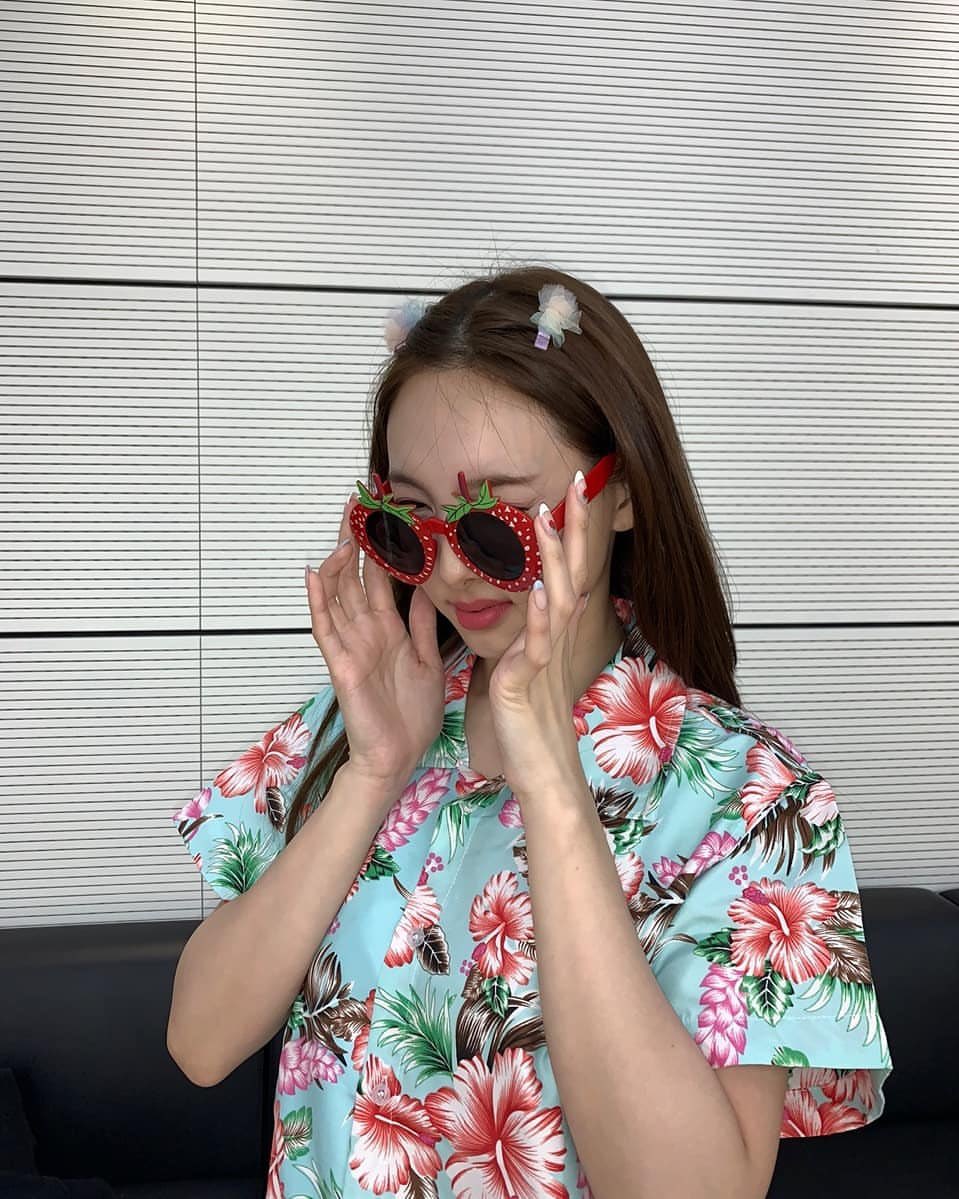 saveNAYEON's tweet photo. twicetagram 
https://t.co/upi6lzE4pf (5p) https://t.co/9ow2IrpQAs