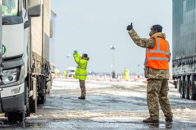ArmedForcesDay's tweet photo. 📷 For over a year our Armed Forces have been working hard supporting the pandemic response, from driving ambulances to supporting with community testing 🚑💉💪

This #ArmedForcesDay don't forget to show your support to our amazing Armed Forces personnel 🇬🇧👏 https://t.co/mtNQyoIKmh