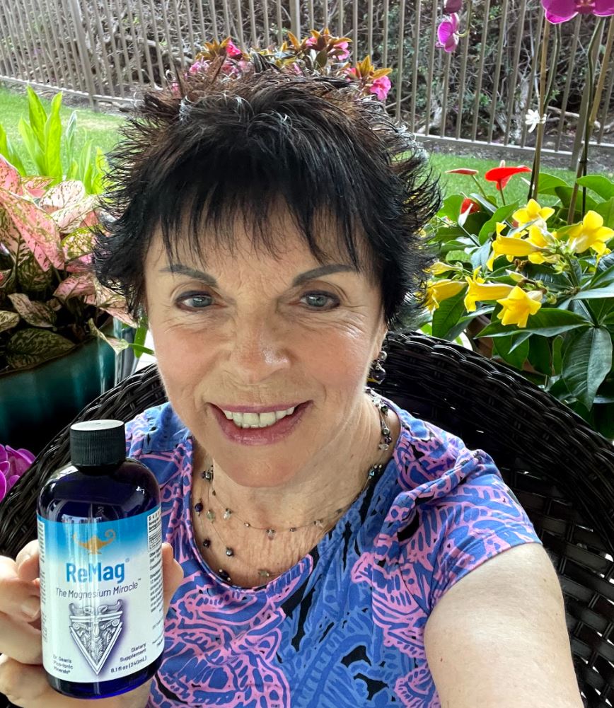 RnAReSet's tweet photo. It's #NationalSelfieDay!
Join @drcarolyndean in taking a selfie with your favorite RnA ReSet formula and posting it! Don't forget to tag us!
#RnAReSet #remag #magnesium #drcarolyndean #minerals #nutrients #vitamins #mineral #mag https://t.co/AAqEbUhwHo