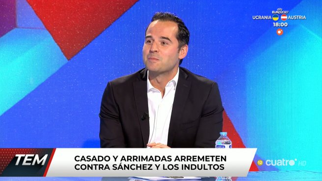 juanwohl's tweet photo. C's, ese partido político transformado en equipo de tertulianos de un programa de TV guardián del sistema.
#TodoEsMentira #SobreTodoAquí
#Reaccionarios https://t.co/sEcKkWuUVJ