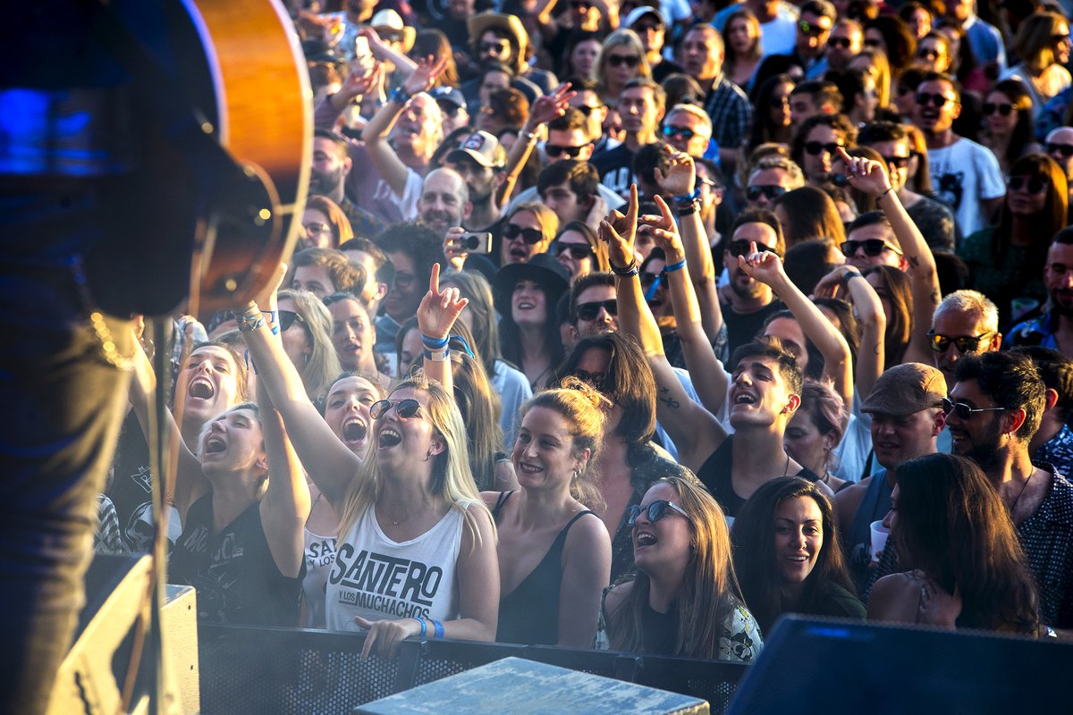 montgorock's tweet photo. ¡Feliz día de la música #montgorockers! 🙌🎶

La música nos hace bailar, saltar, emocionarnos… Los mejores momentos de nuestra vida tienen su banda sonora propia, y nos hacen viajar a esos recuerdos siempre que la escuchamos. ✨  ¿Cuál es la banda sonora de tu momento favorito? https://t.co/jvenUagjYM