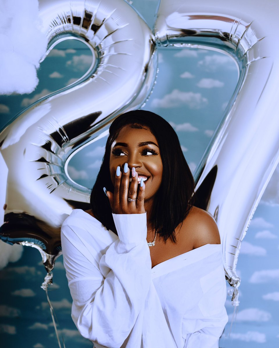 LeSelfieQween's tweet photo. “She is as gentle as a cloud but loves with a fury of a storm”  ☁️ 

Happy 27th bday to me !! Yesterday was so much fun ! Thank you everyone that came ! 💙 https://t.co/wJaSmpZKA9