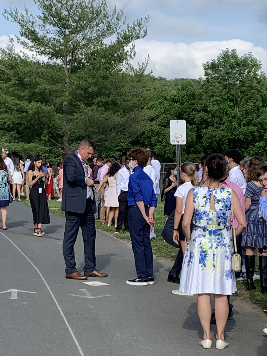 NMRusso12's tweet photo. That’s a principal who cares! #ilovemyschool #bmsfamily #tigertwo @WatsonBryan7 https://t.co/hCA2zm35WK