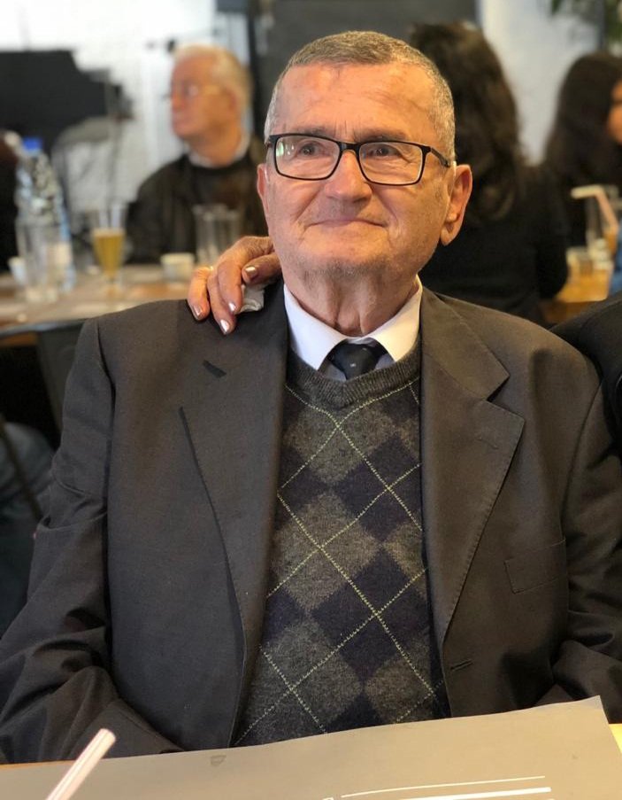 يا حامِلني، ومتحمّلني، وحامل همّي، ومحمّلني اسمك، وقوّتك، ينعاد عليّي، وجودك، 
بكل عيد.
#HappyFathersDay