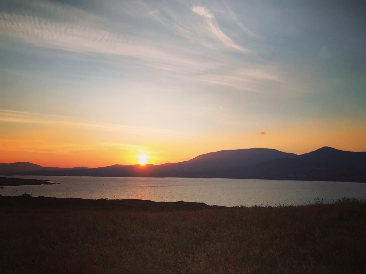 helenriddell's tweet photo. Sun just setting over the Beara Peninsula on the #longestday #BereIsland https://t.co/cBObB3fkob