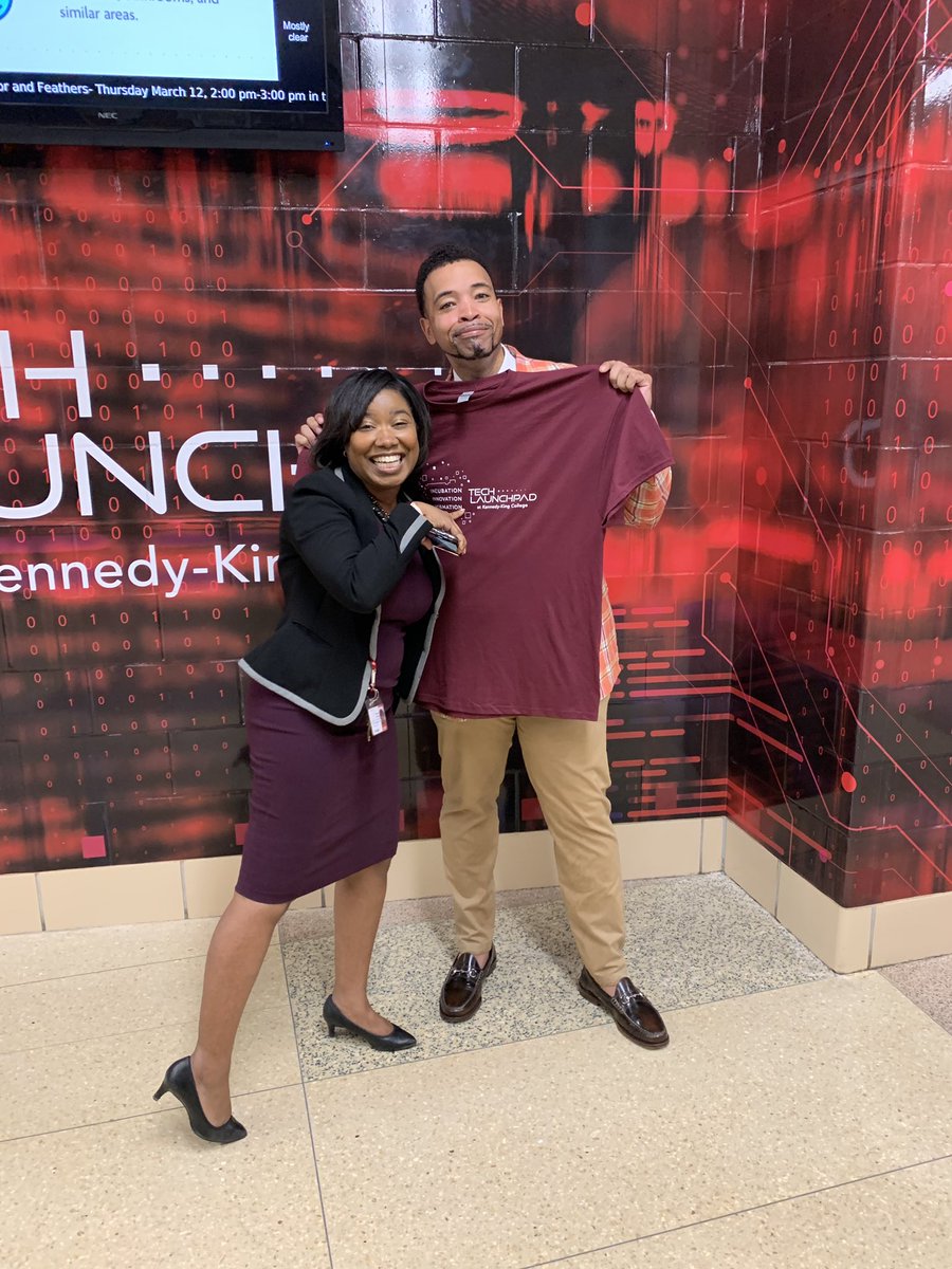 Marketing4Crown's tweet photo. We are so grateful for @trpresdrj for coming out to celebrate the official launch of KKCTechLaunchpad with @KK_College today! Equity in Action! #KKCDifferenceMakers #KKCDreamBigger one more picture with the KKC Colors! @KKCProjects @robgraham626 https://t.co/Lgfe8sJoDL
