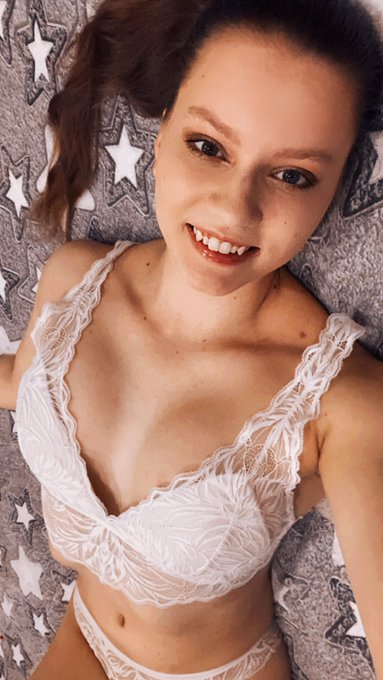 I&rsquo;ll be online in 10 minutes 🤍 https://t.co/IBjTbvr5SR<a href="/tag/mvsales"class="tags"><span>#mvsales</span></a>