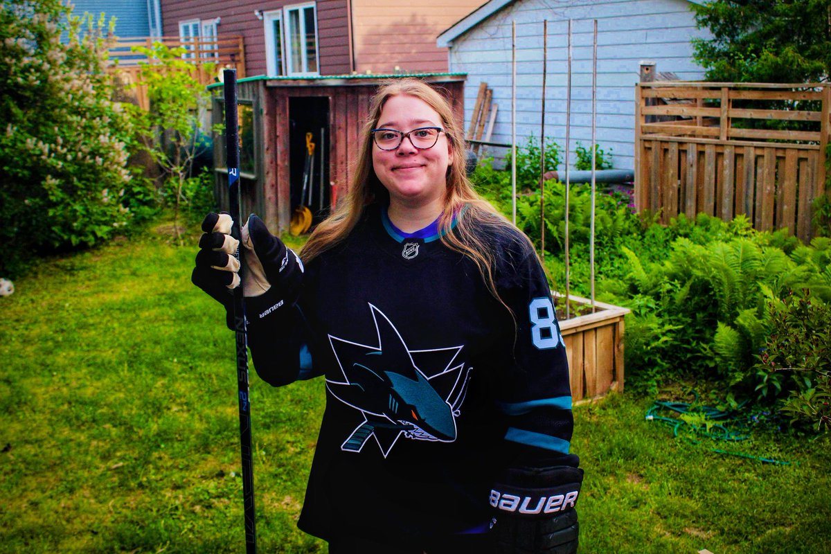 Kassia_skor97's tweet photo. My favourite player, Long Beach Native Matt Nieto, has signed a two year contract with the San Jose Sharks!! Iβm excited to watch him play next season and I hope he doesnβt get injured and can play a full season! #mattnieto #nieto #lbnmn #sanjosesharks https://t.co/RZuxz2bxd9