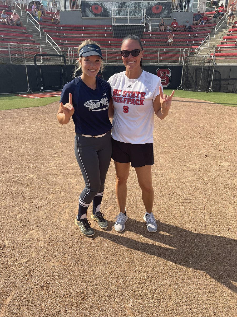 JayleeWilliam02's tweet photo. A great day at the NC State Softball camp!! I would like to thank @CoachPatrick_ and @SwiftCoach and all the players that helped out. https://t.co/PM4Q2wqHNN