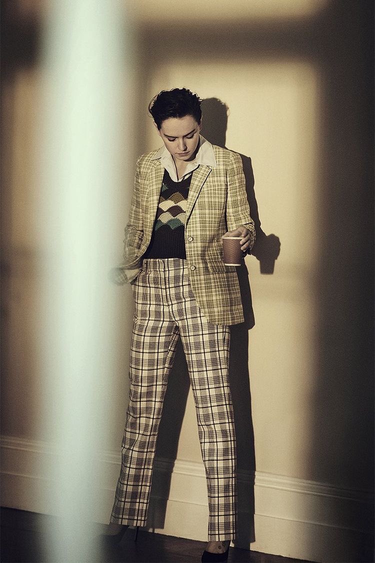 dazsridley's tweet photo. daisy ridley’s chaos walking photoshoots were something else https://t.co/gqYXNsnOZN