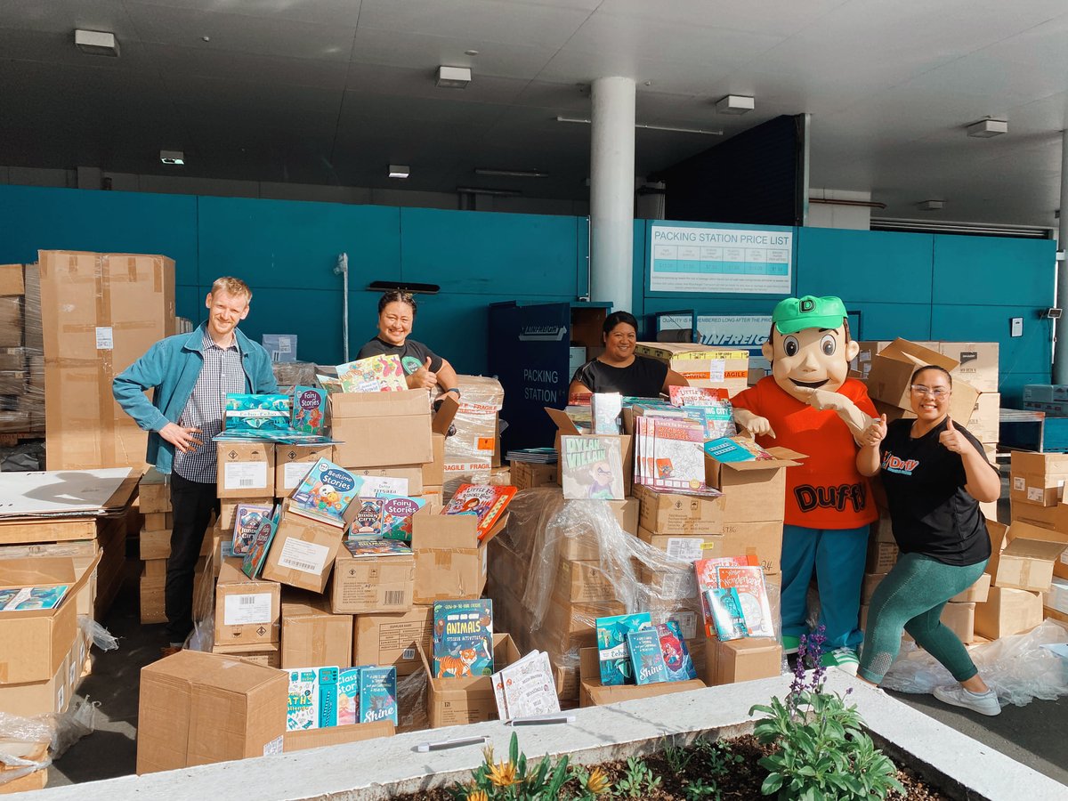 duffybooks's tweet photo. Thanks to the team at @thewarehousenz who has graciously donated around sixty thousand children’s books through its charity partners, including us! To support vulnerable communities throughout Aotearoa and the Pacific. https://t.co/7A6LztTUps