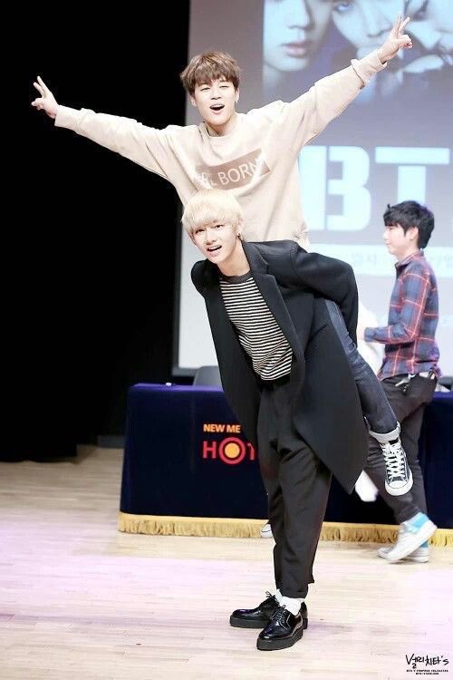 fletastwt's tweet photo. SOULMATES VIBES
#JIMIN
#PartyChilensisFtLaRoja https://t.co/Ox7qjOL8NP