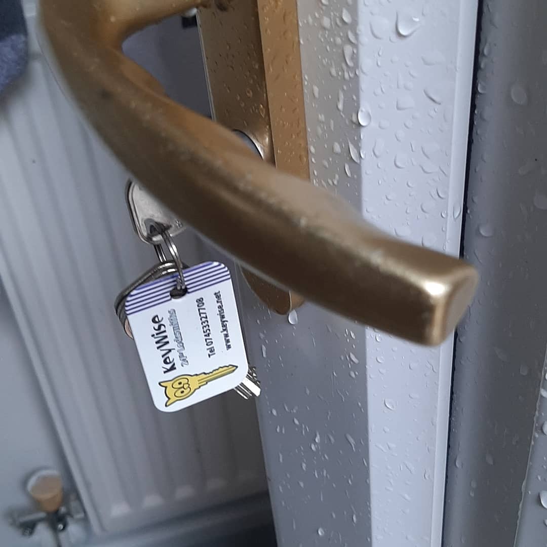 KeyWiseLocks's tweet image. Totton today after customer had trouble opening the door, replaced the faulty cylinder and replaced it with the security upgrade snap secure cylinder and made some adjustments, one happy customer #locksmith #upvc #snapsecure #locks  #estateagent keywise.net
