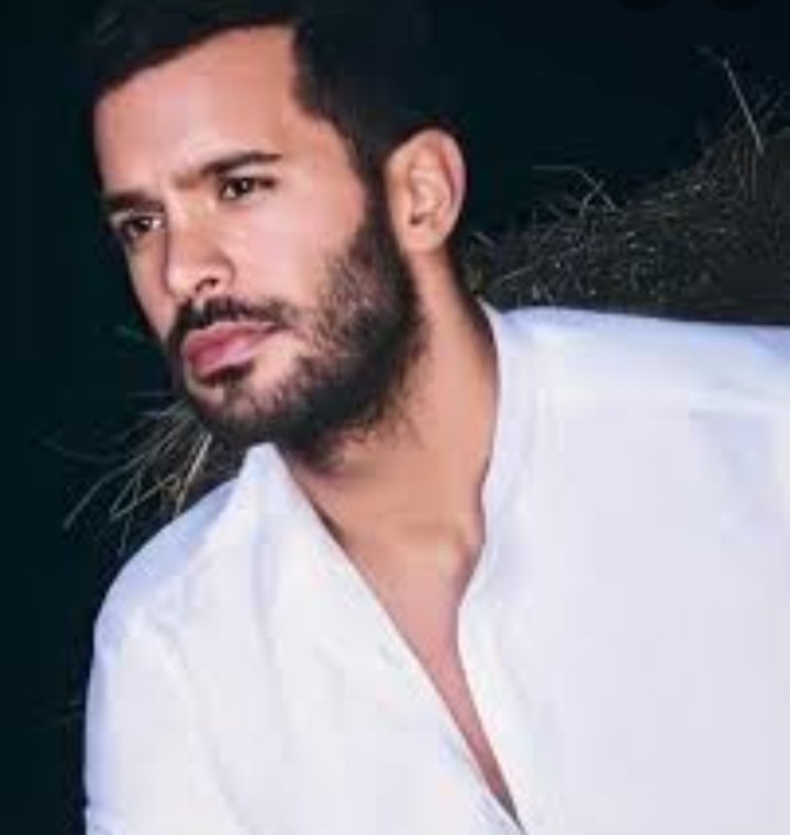 PTurche's tweet photo. #TeAlquiloDivinity21J  #BarışArduç🔝❤️ https://t.co/k4IO8fUpjR