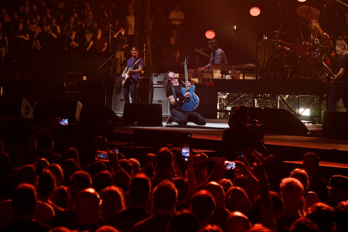 Foo Fighters tweet media