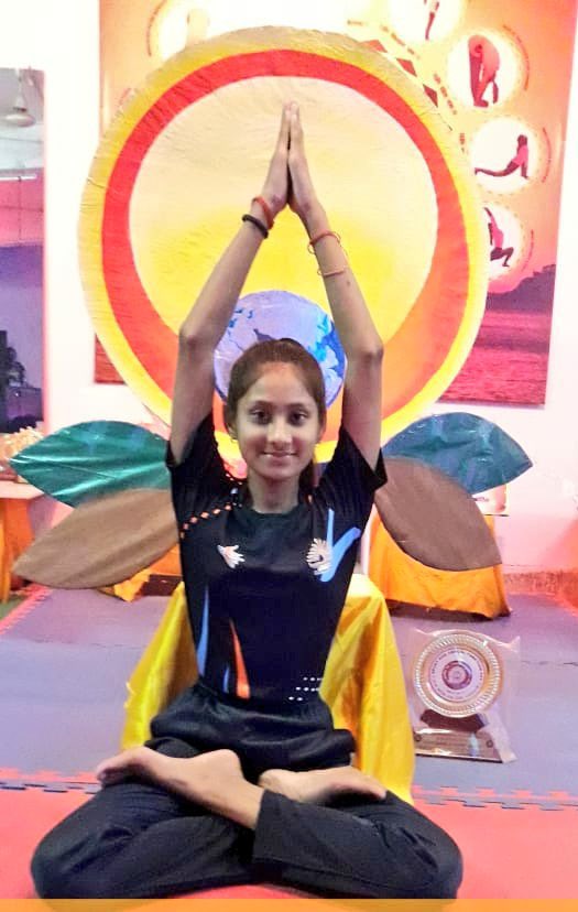 RailMinIndia's tweet photo. Railway staff and their families participated in International Day for Yoga creating awareness about benefits of Yoga.

#InternationalDayOfYoga https://t.co/qZtFP0Xi8T