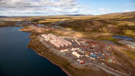 CBCNorth's tweet photo. People leaving Mary River Mine in Nunavut no longer asked to self-isolate https://t.co/p0T8ivkA7U https://t.co/jY6VCEQAxz
