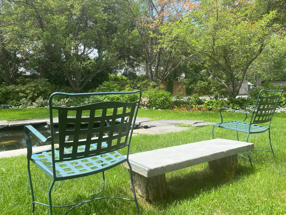 Beautiful Monday at the inn. 🌸🌱

#thesettlersinn #hawleypa #poconomtns #settlershospitality #poconos #summer #summervibes #blueskies #settlershospitality #monday #stayselect #historichotel #discovernepa #delawarehighlands #pa #visitpa