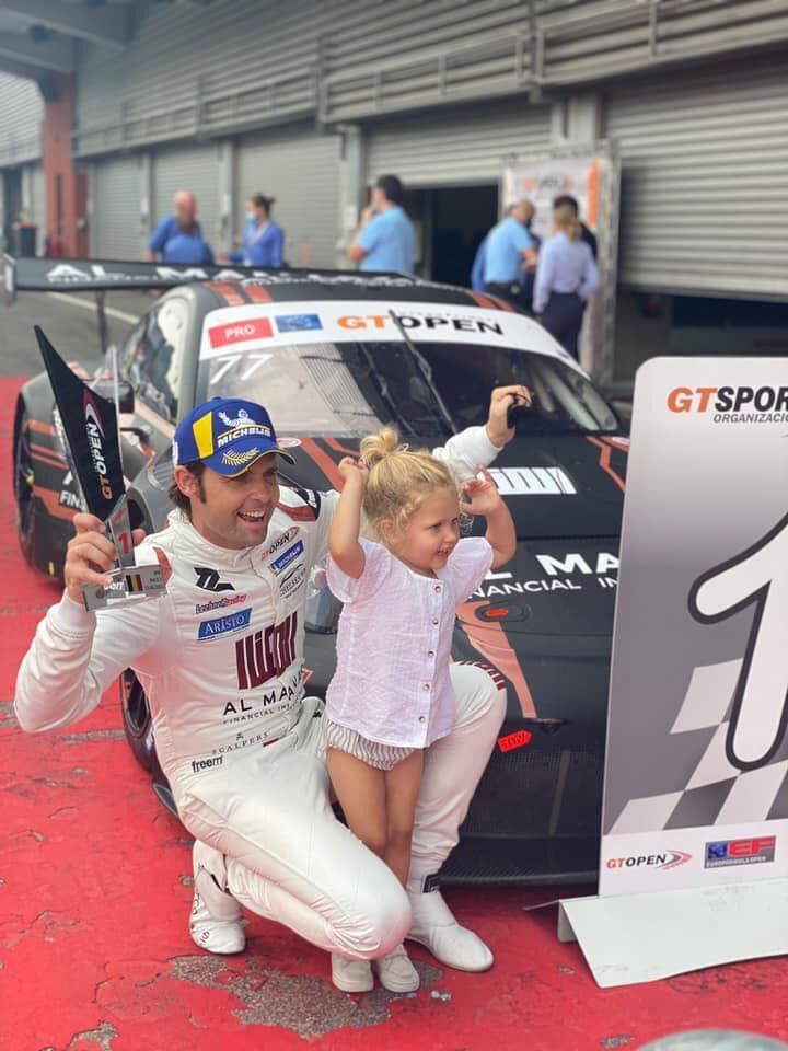 No sabeis la ilusion que me hace esta foto!!!! Si, Valeria, es verdad: papi es un buen piloto! No te mentia!!!! Bravo amic <a href="/ASoucek/">Andy Soucek</a>